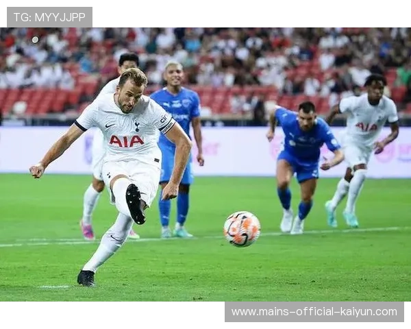 拜仁“压价法”秘密揭秘：如何用策略赢得法甲后卫的转会战